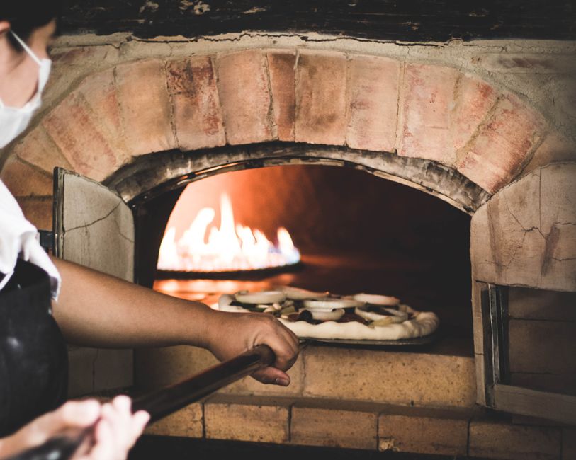 Banana Tree Bath Traditional Pizza Oven